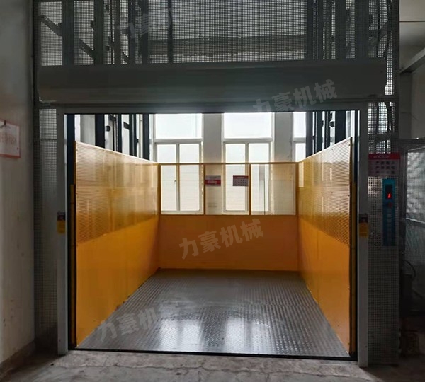 倉庫廠(chǎng)房電動(dòng)液壓升降貨梯